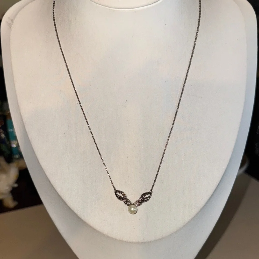 Avon Necklace with Pearl Accent